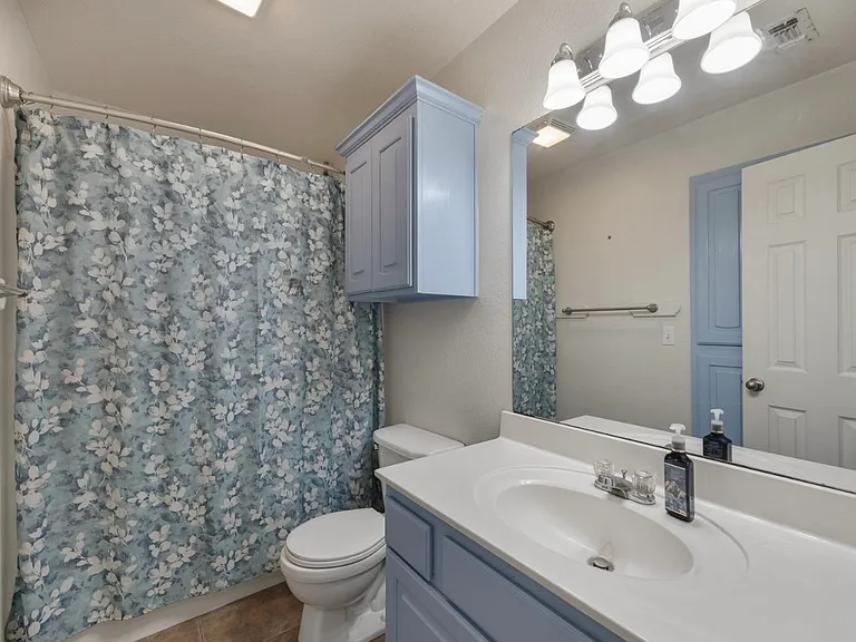 111 Bluebird Ln — Photo 11