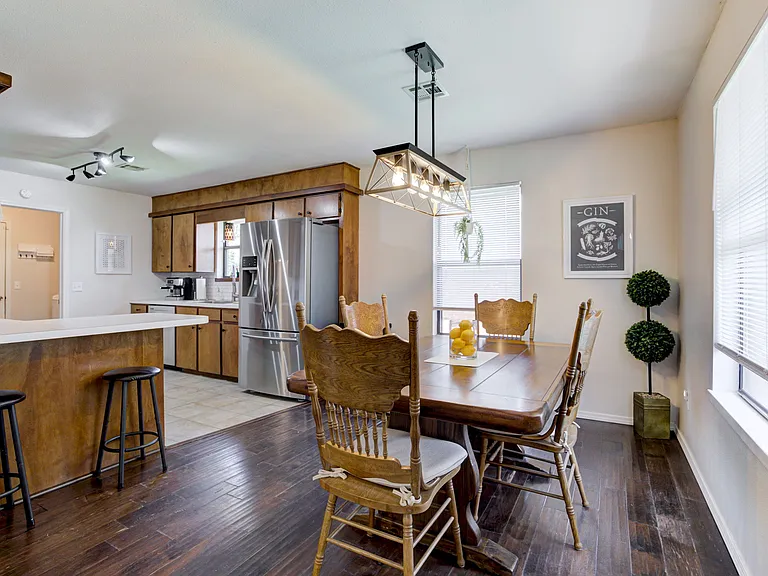 2109 S August St — Photo 12