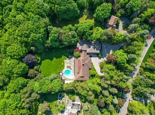 50 Park Lane Cir, Toronto, ON M3C 2N2