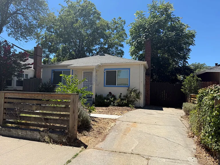 3654 52nd St — Photo 3