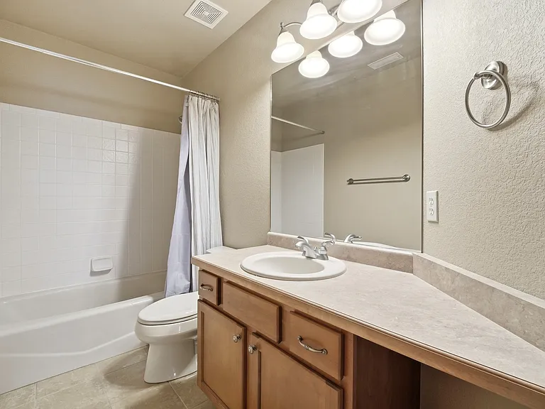 1630A Oakmont Dr — Photo 8