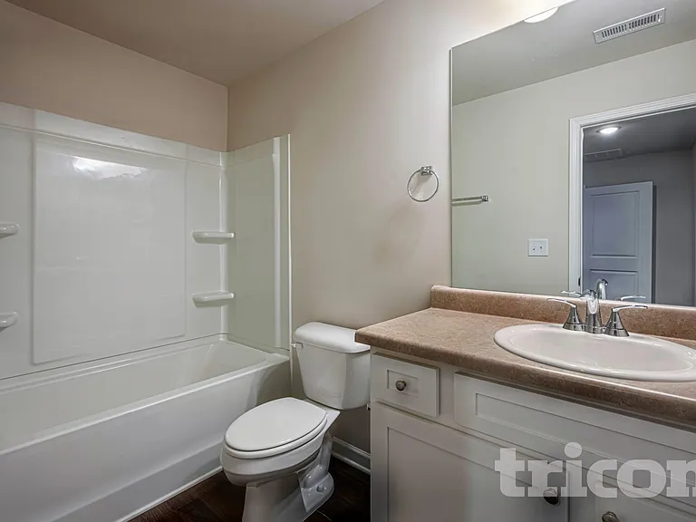 431 Curlin Ct — Photo 22