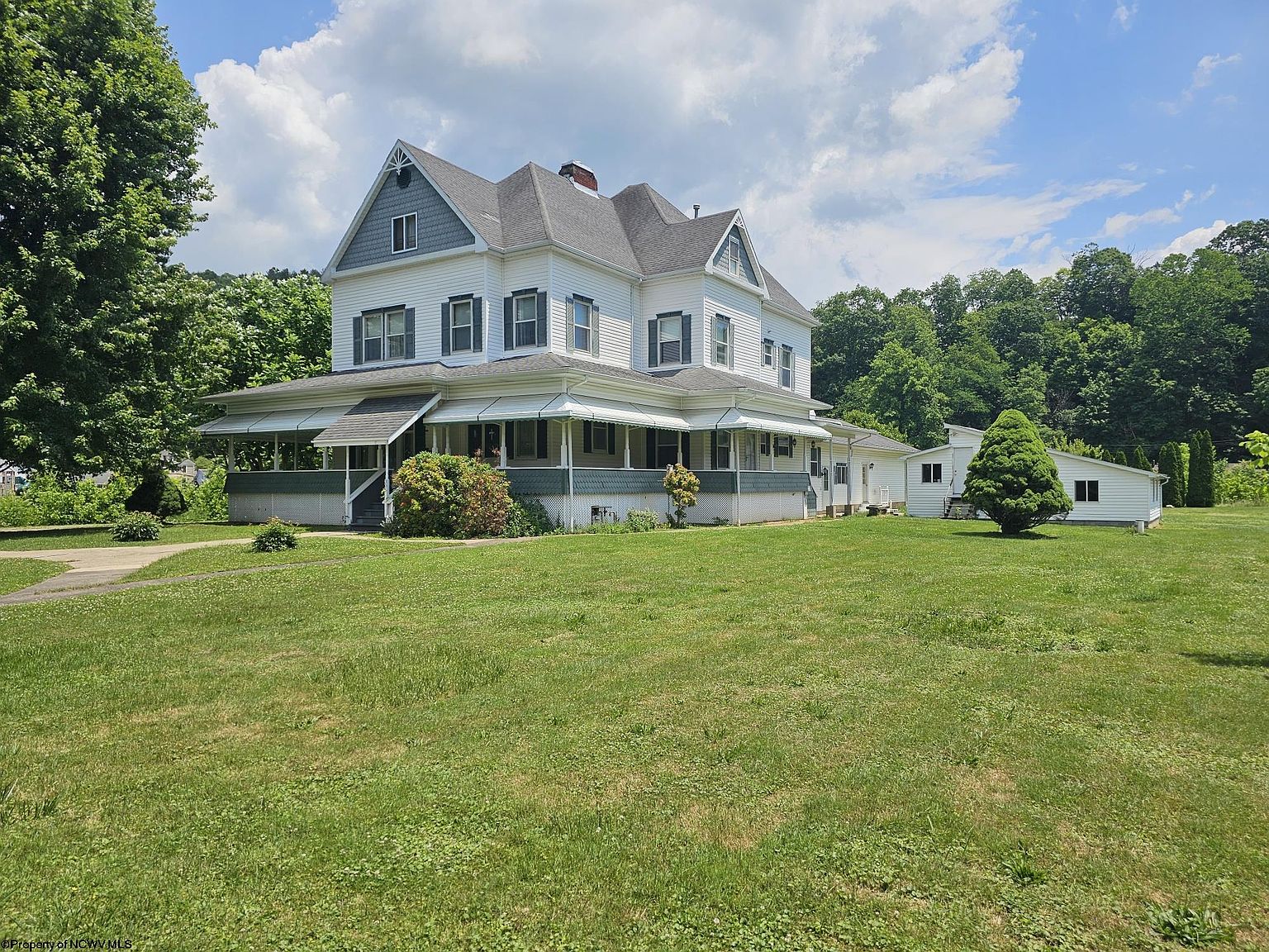 305 Pleasant St, Mannington, WV 26582 Zillow