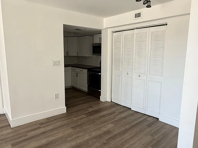 1720 NW North River Dr #408 — Photo 7