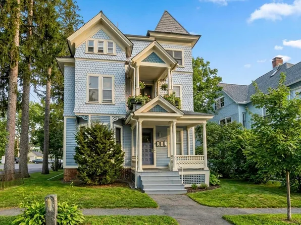 19 Trumbull Rd, Northampton, MA 01060