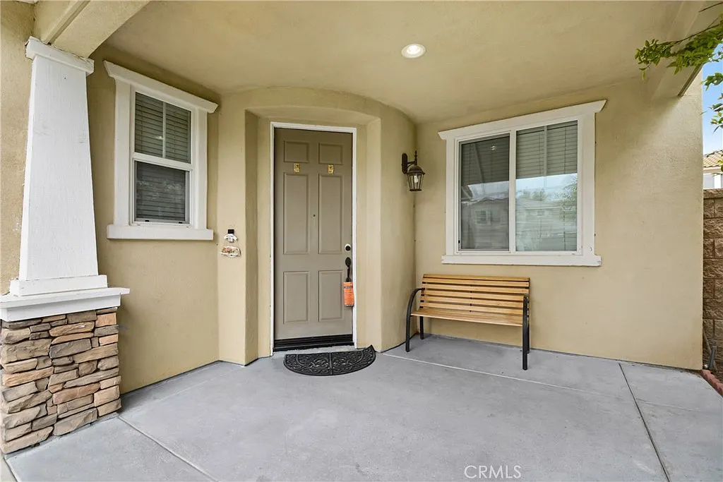 5 bed, 3.5 bath, 3543 sqft, $4,400 — Photo 2