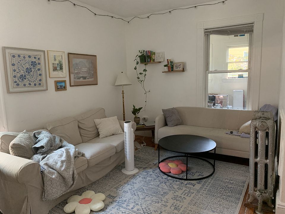 1st image of 158 River St #2