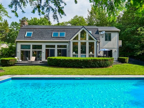 130 Woodmere Rd, Becket, MA 01223