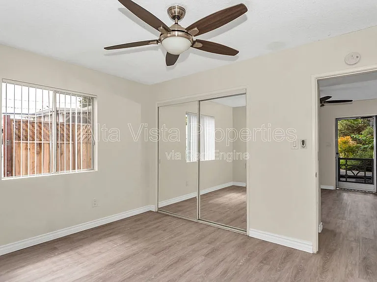 855 Emerald St #A — Photo 15