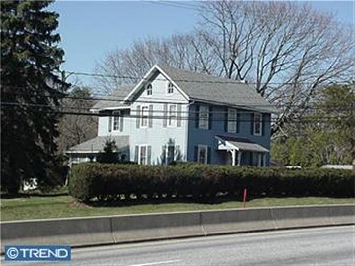 2nd image of 4990 Perkiomen Ave