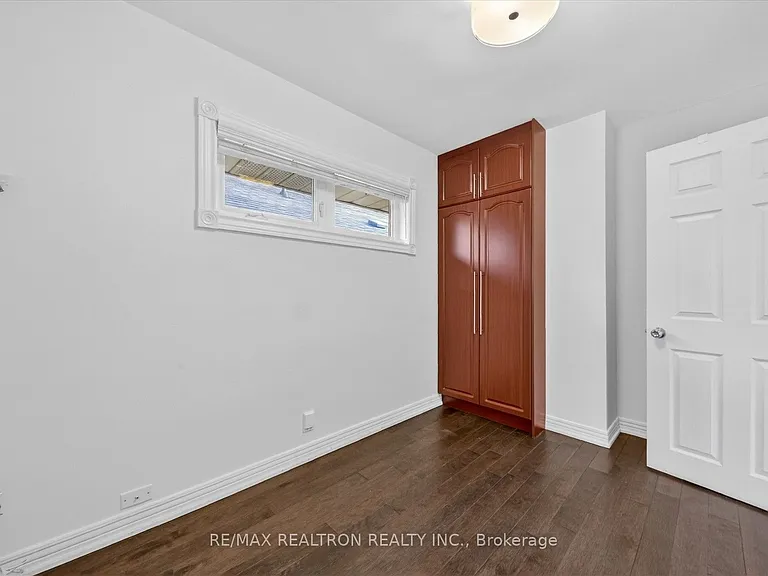 80 Waringstown Dr — Photo 10