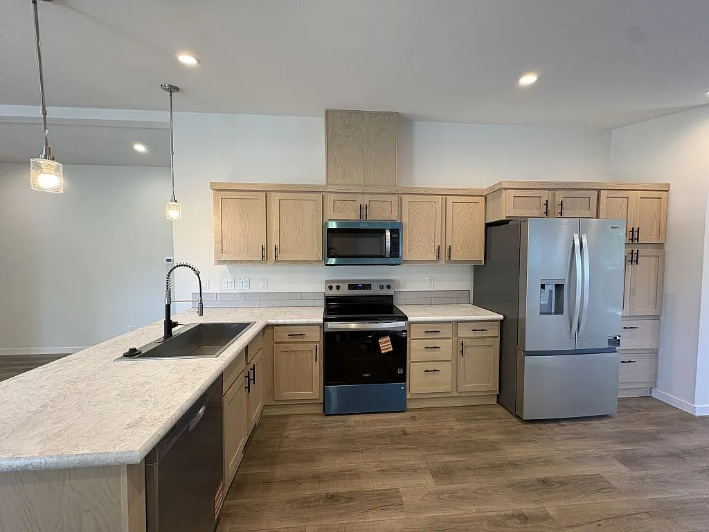 2 bed, 2.0 bath, 1286 sqft, $1,999 — Photo 4