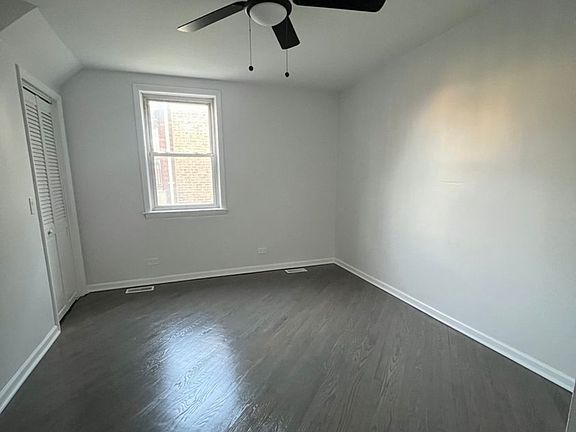 Bedroom/closet 3