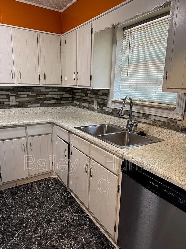 Building Photo - 1327 Woodstone Trce
