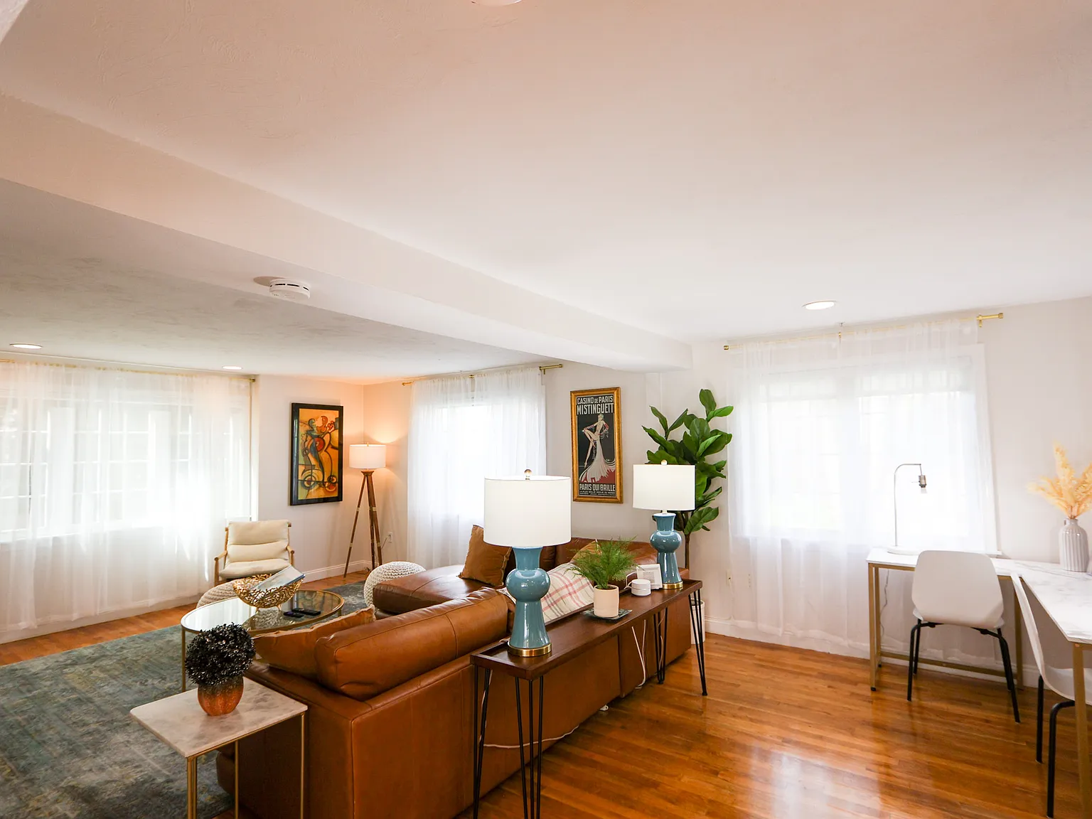 3 bed, 2500 sqft, $11,500 — Photo 2
