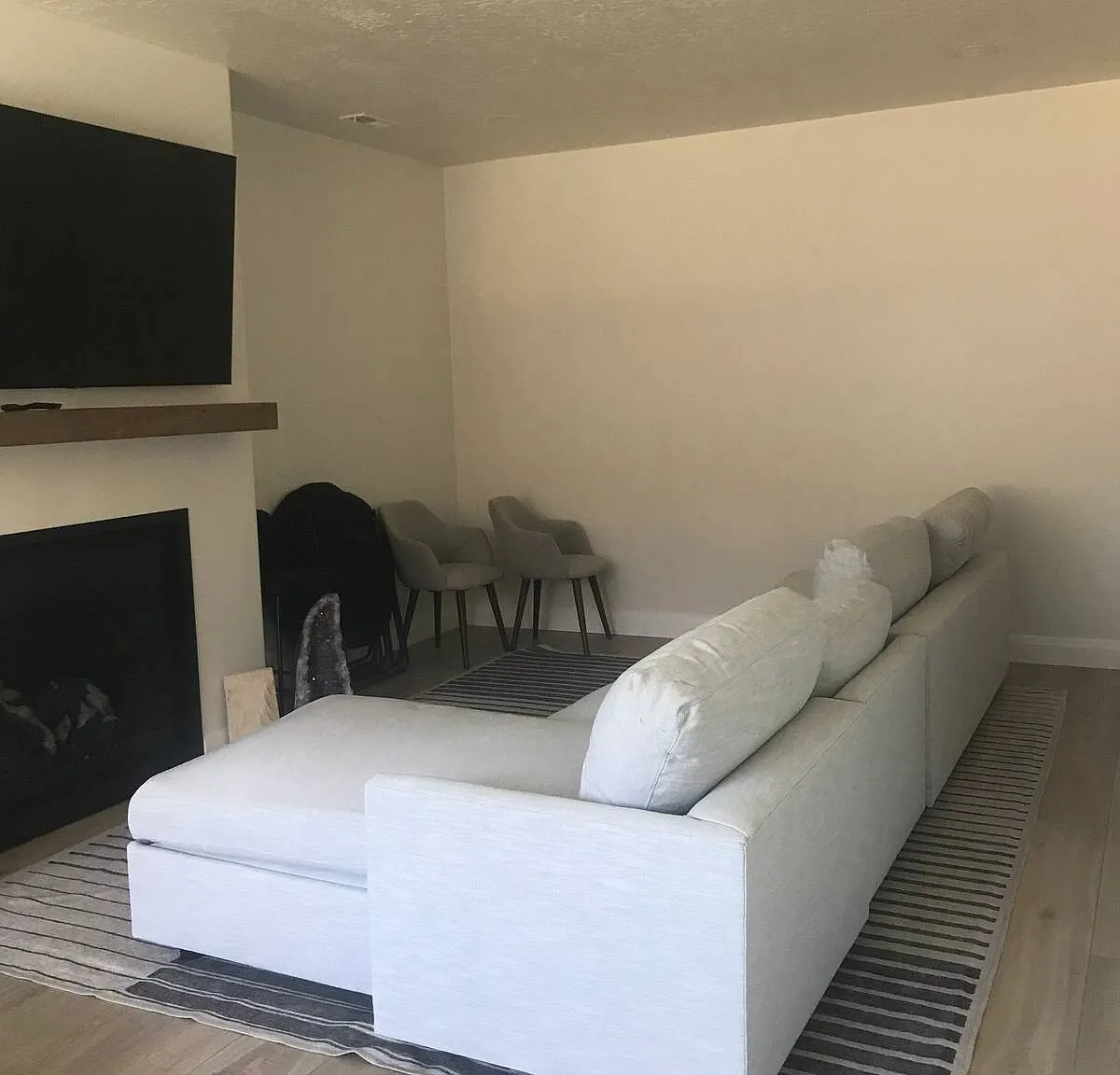 3 bed, 1288 sqft, $4,500 — Photo 2