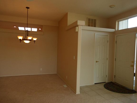 5th image of 585 Canyon Dr