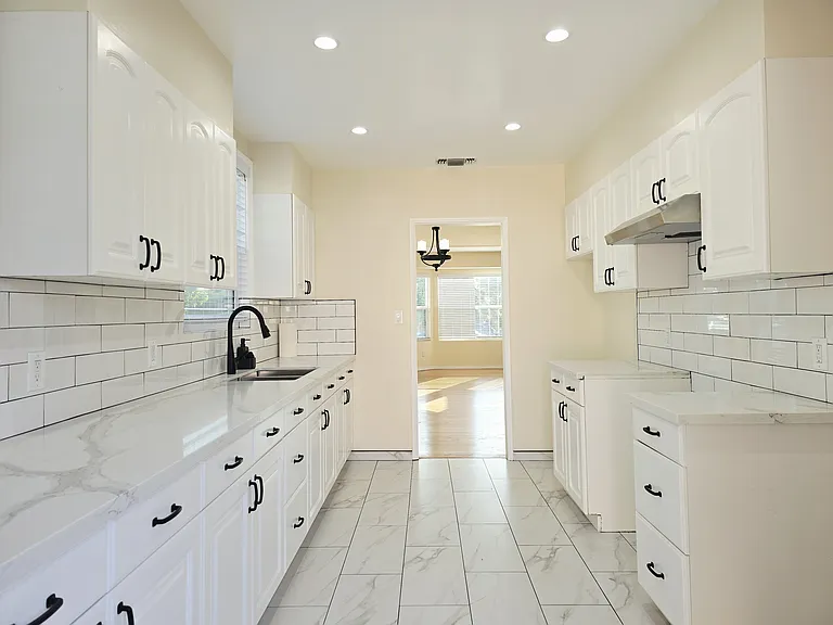3633 Veteran Ave — Photo 9