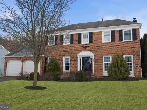 680 Atkinson Ln, Langhorne, PA 19047