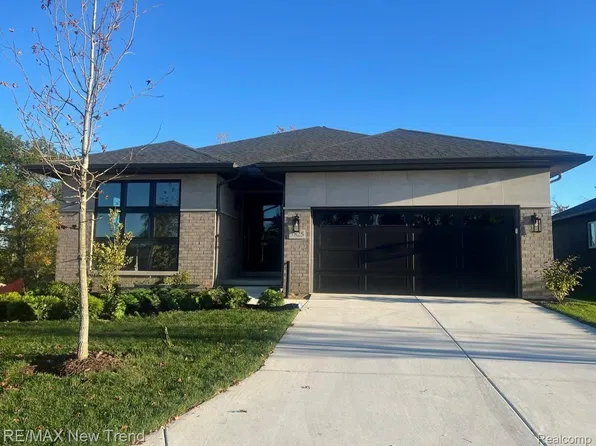 7825 Trailside Ct, West Bloomfield, MI 48323