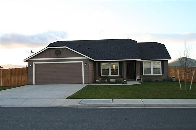 1st image of 2561 Hickory Dr