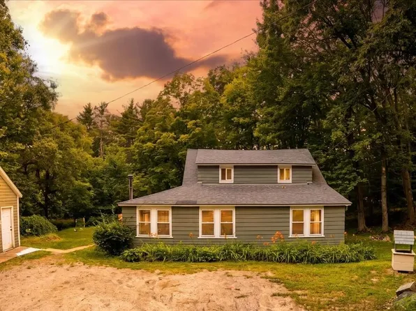 164 Alpine Street, Paris, ME 04281