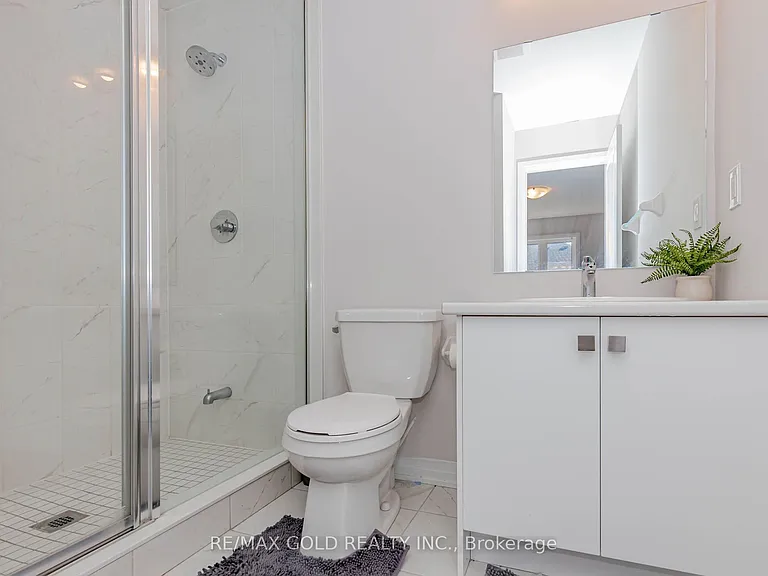 585 Colborne St #1007 — Photo 37