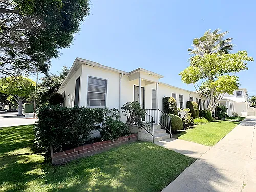2103 Oak St #A — Photo 11