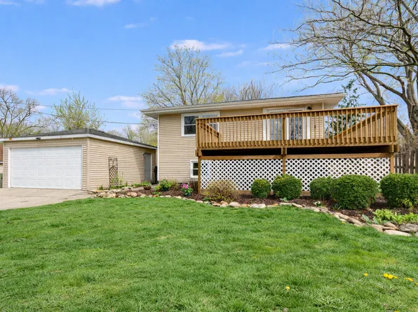 106 Crescent Rd, Fox River Grove, IL 60021