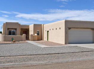 930 Nightglow Ave NE, Rio Rancho, NM 87144