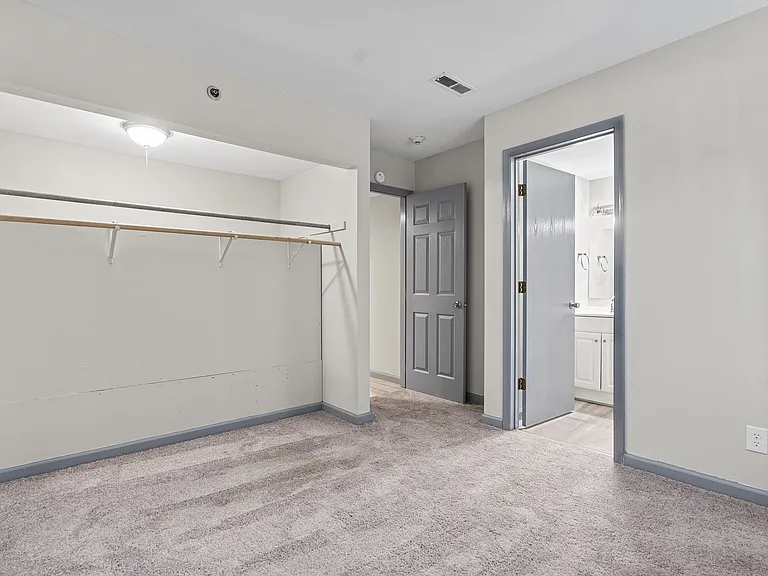 The Hill Apartments — Photo 10