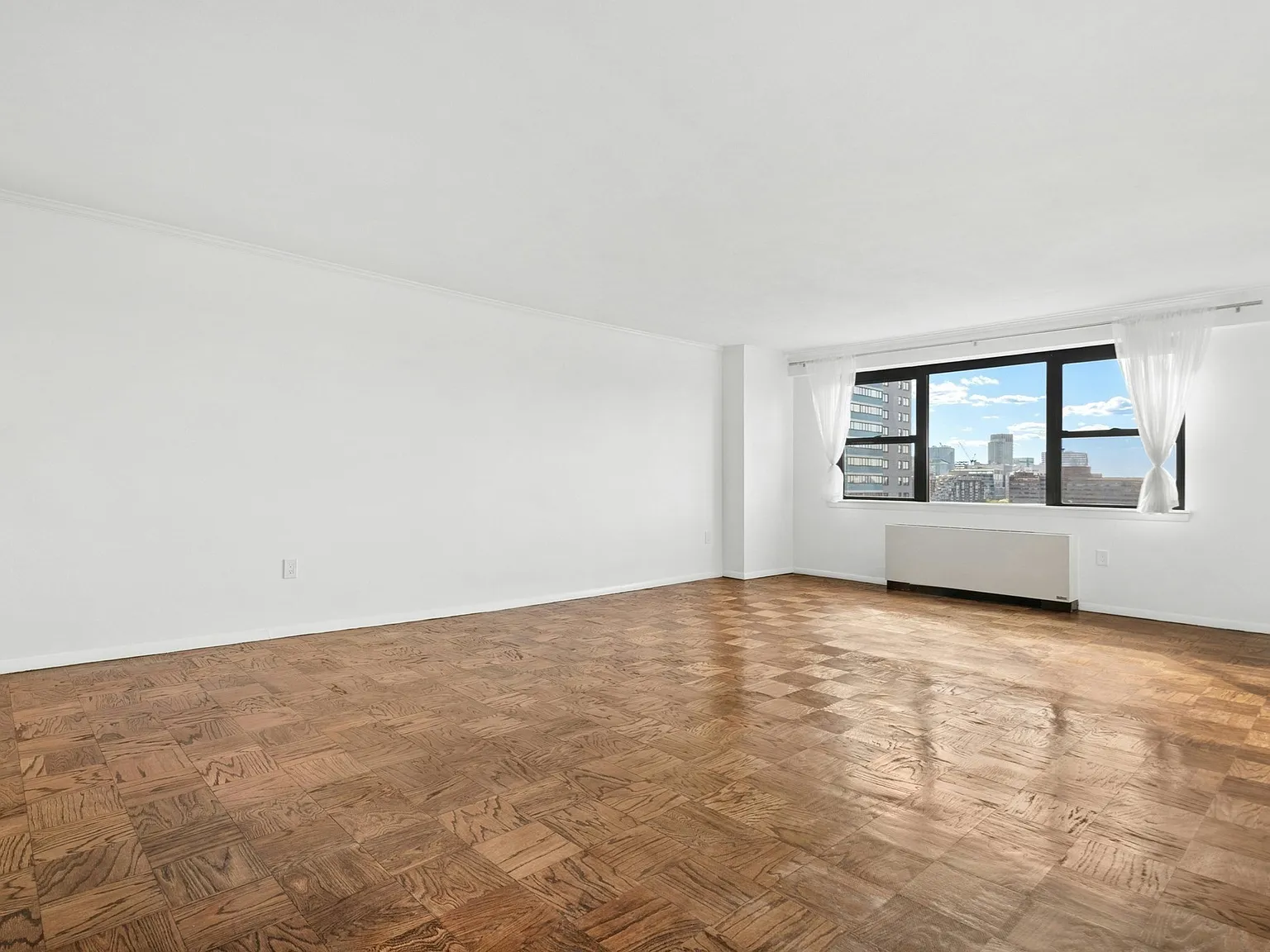 2 bed, 2.0 bath, 1216 sqft, $3,995 — Photo 4