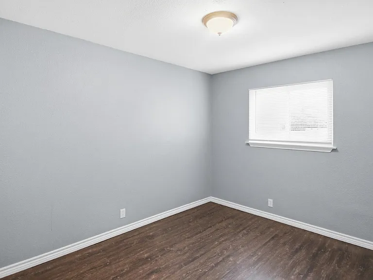 309 Jeanette Dr — Photo 15