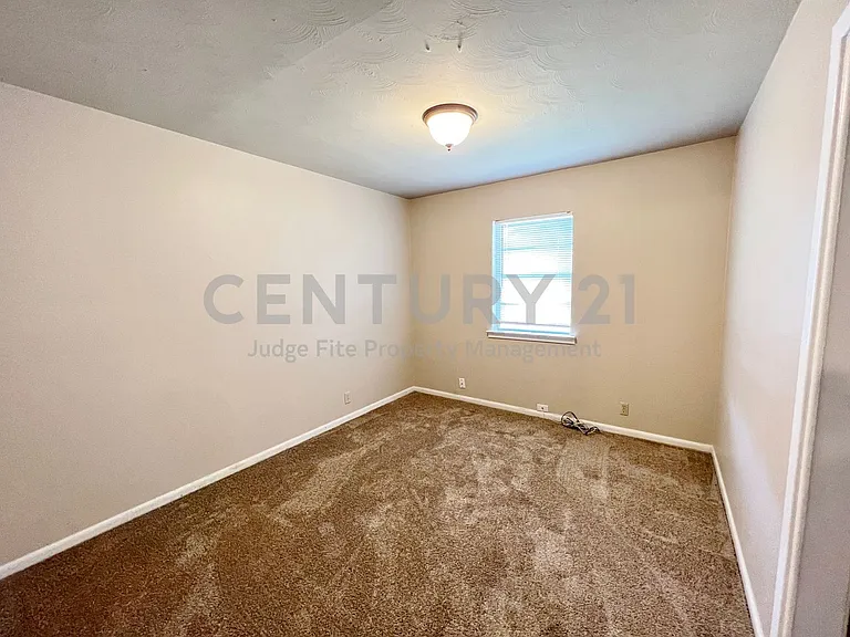 3909 Atlas Dr — Photo 7