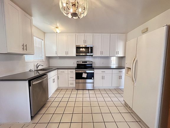 4th image of 304 El Dorado Dr