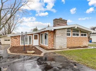 26W155 Bauer Rd, Naperville, IL 60563