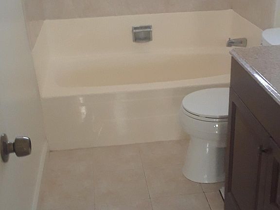 Guest bathroom_newly tiled.