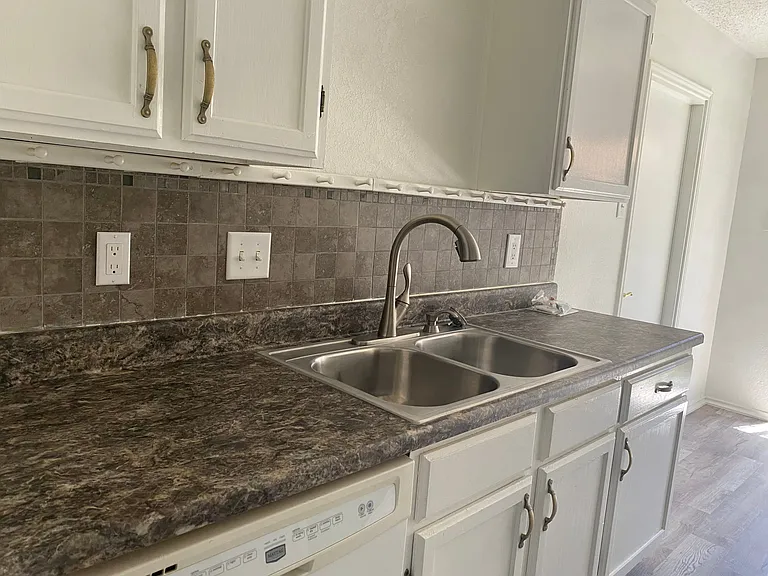 2110 Cascade Dr — Photo 8