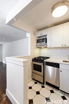 Rented by Mirador Real Estate | media 10