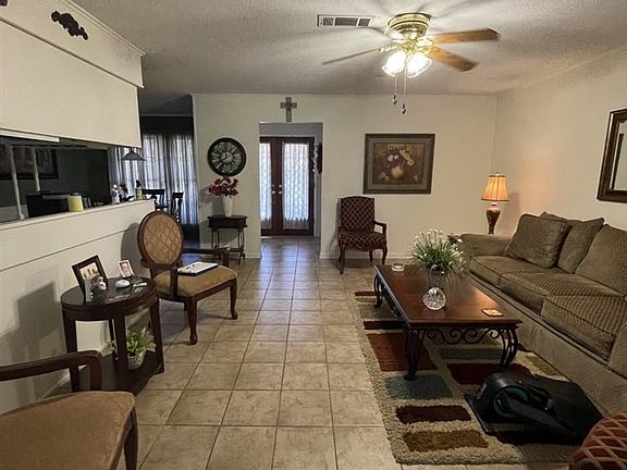 5th image of 1413 Pine Ln