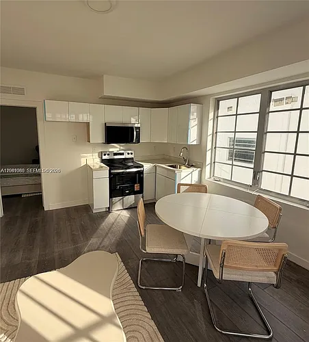 1525 Euclid Ave #10 Photo 1