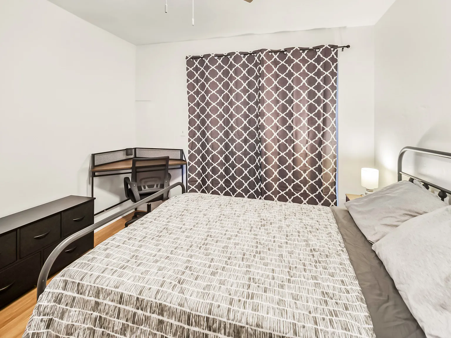 4 bed, 1.5 bath, 1208 sqft, $776 — Photo 4