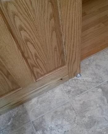 Ceramic foyer/6 panel doors