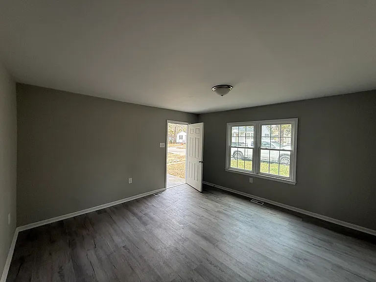 807 Williams St — Photo 6