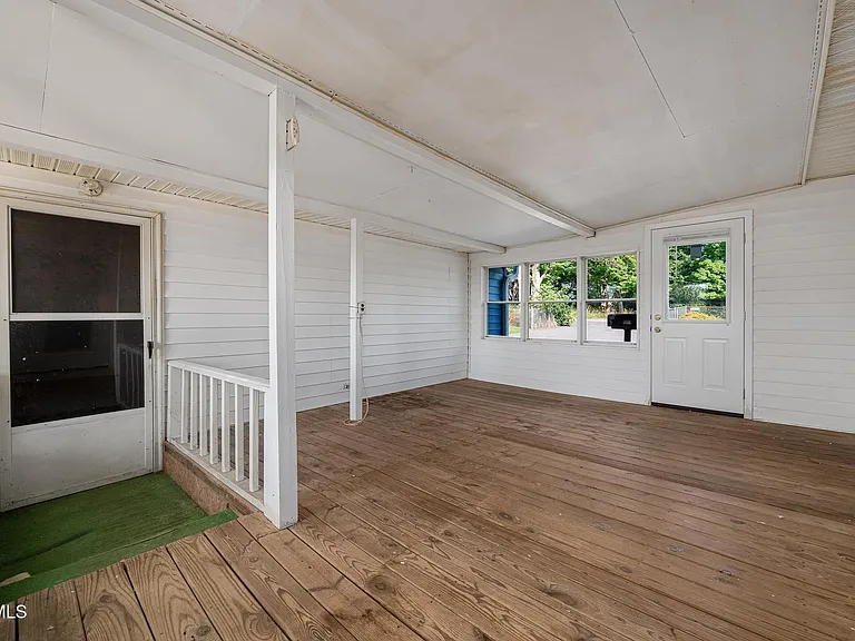 371 Oak Hill Cir — Photo 27
