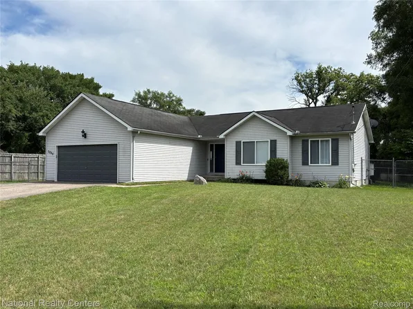 3025 Reeder Rd, Clarkston, MI 48346