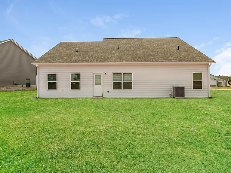 3359 Bridgewood Dr — Photo 15