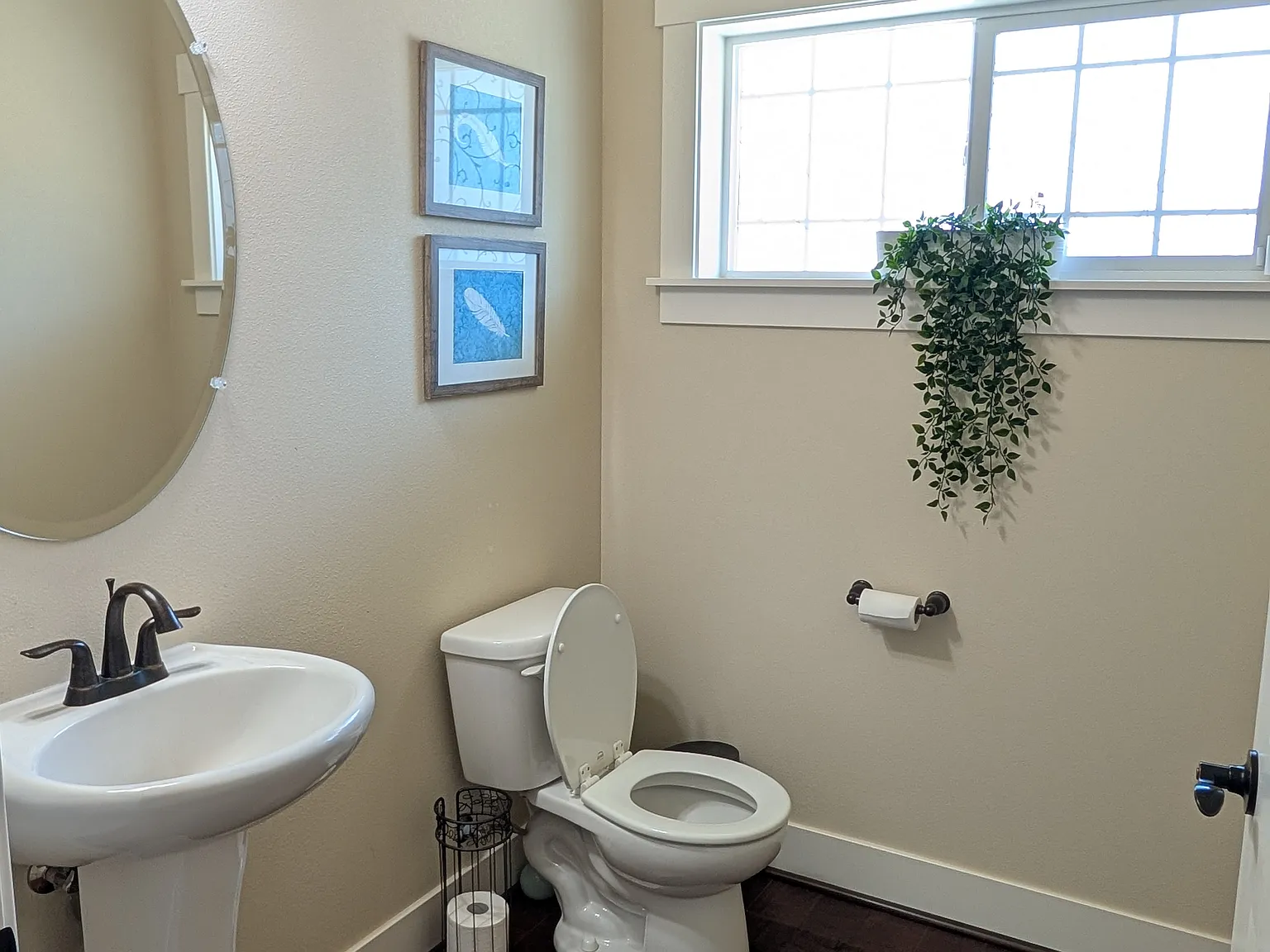 4 bed, 2.5 bath, 2361 sqft, $3,045 — Photo 3