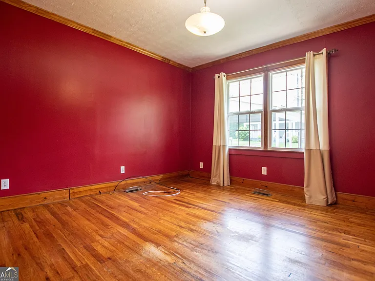 126 N Johnson St — Photo 23