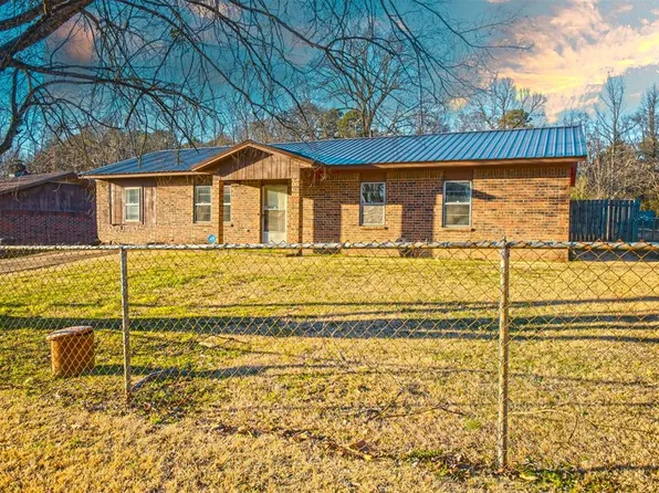 1003 N Lukfata St, Broken Bow, OK 74728